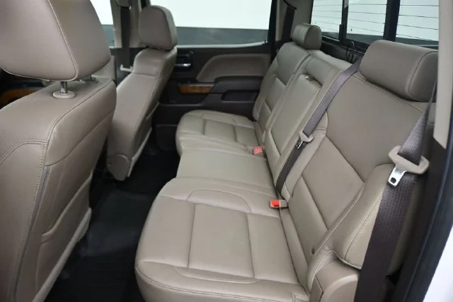Used 2018 White GMC SLT image 19