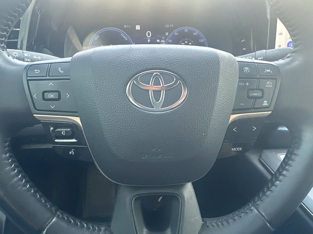 Used 2023  Toyota XLE image 11