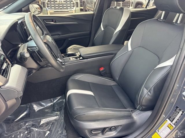 Used 2025  Toyota SE image 20