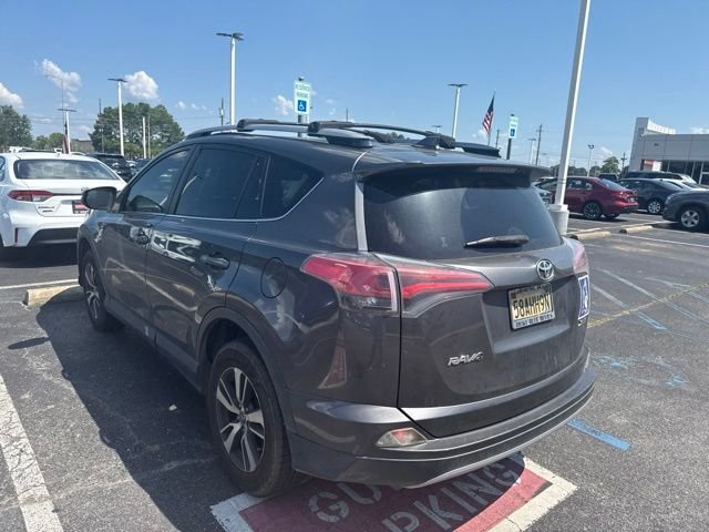 Used 2017 Gray Toyota XLE image 10