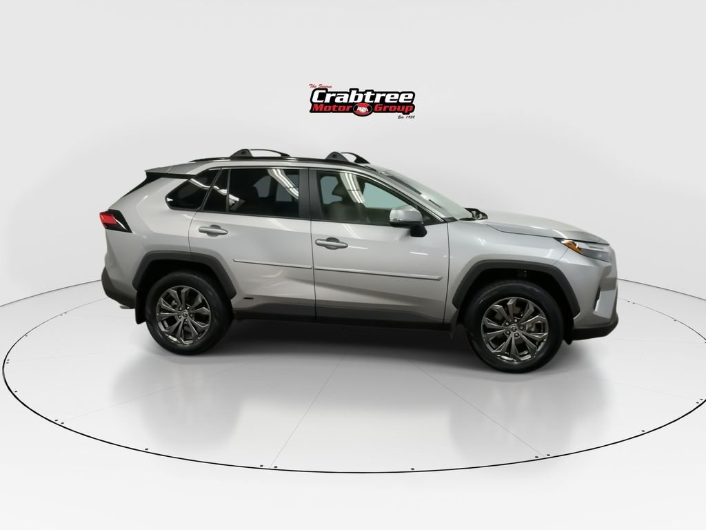 Used 2025 Silver Toyota XLE Premium image 9