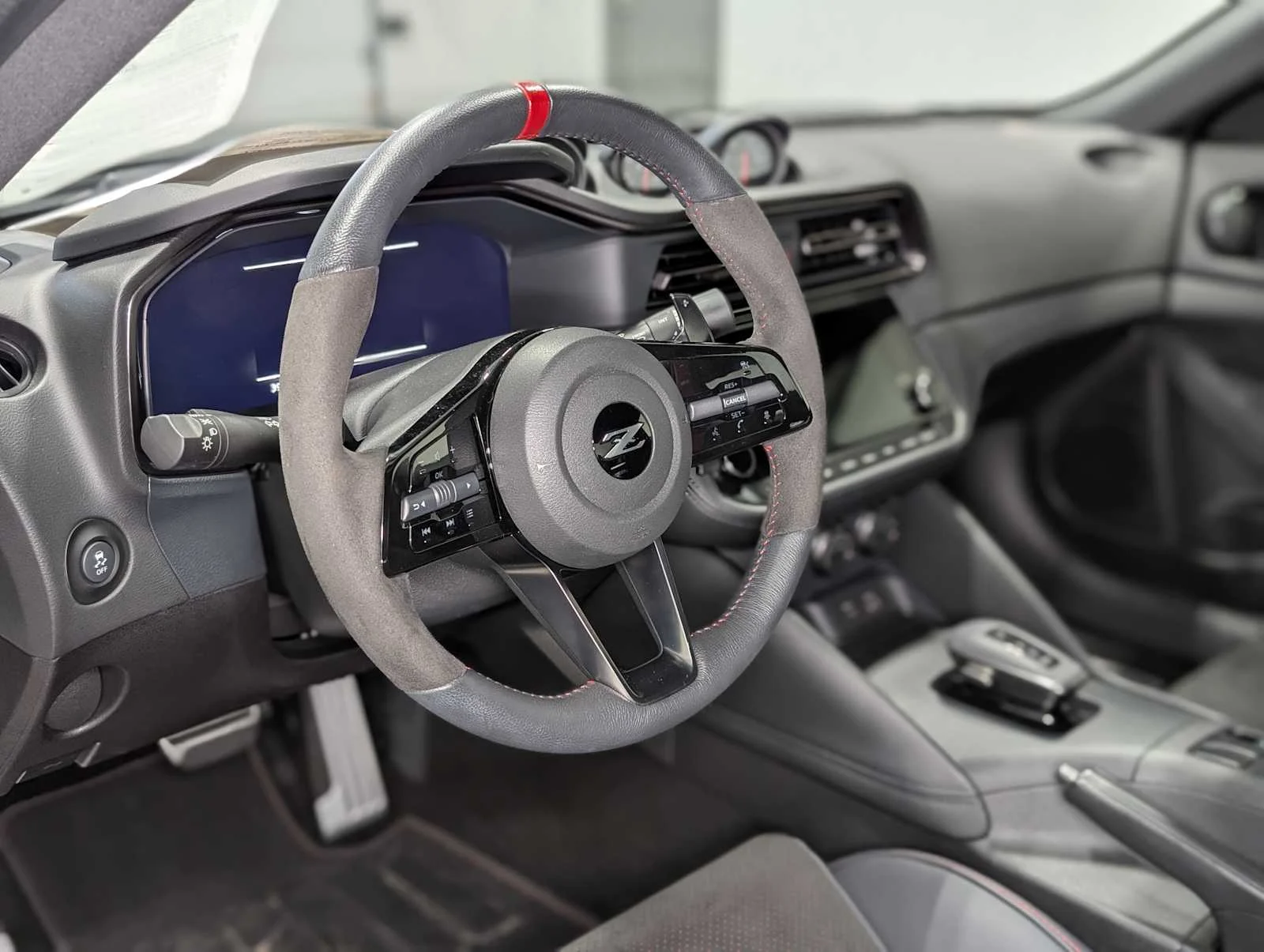 Used 2024 Black Diamond Pearl Nissan NISMO image 5