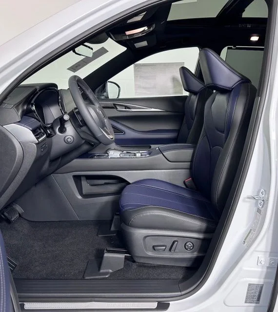 Certified Used 2026 White INFINITI SPORT image 14