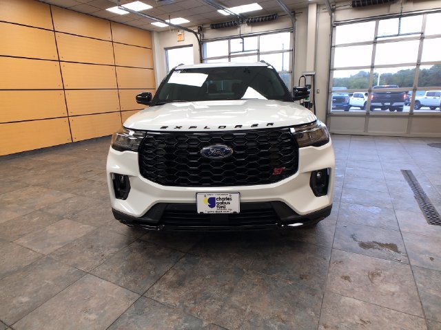 New 2026 Star White Metallic Tri-Coat Ford ST image 2