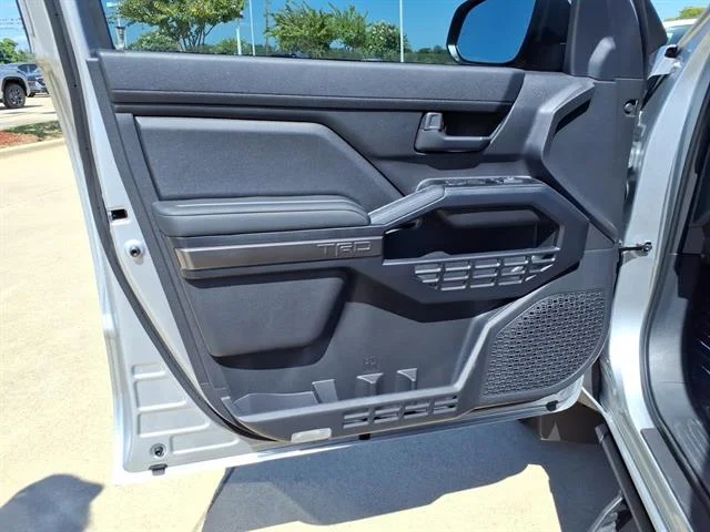 Certified Used 2025 CUTTING EDGE Toyota  image 41