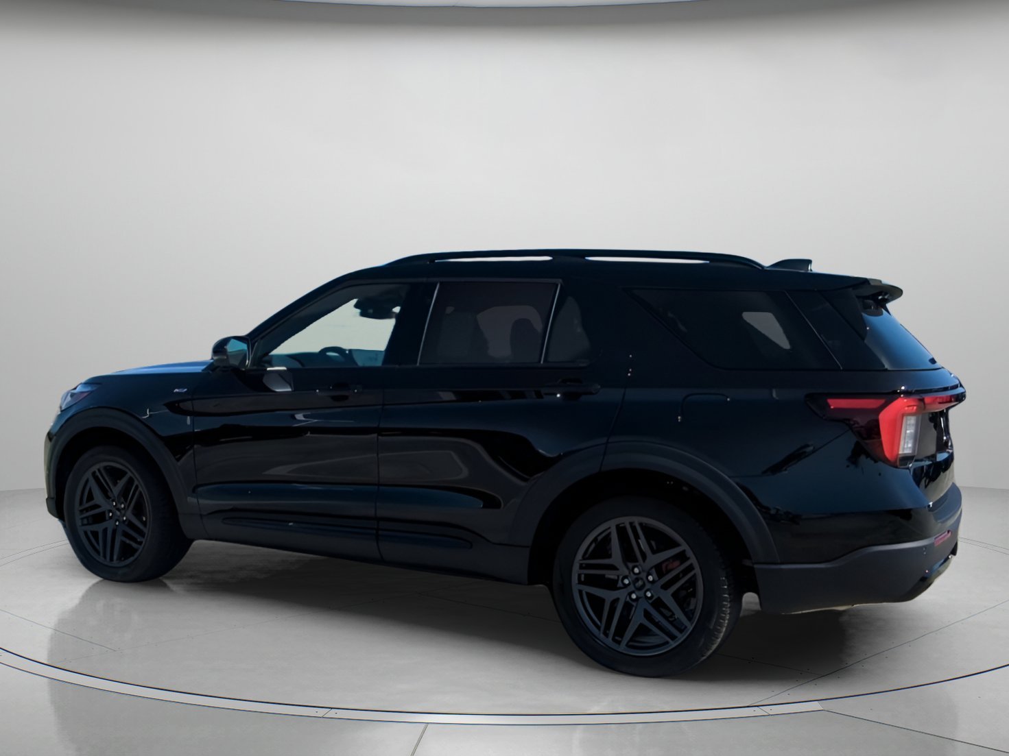New 2026 Agate Black Metallic Ford ST-Line image 12