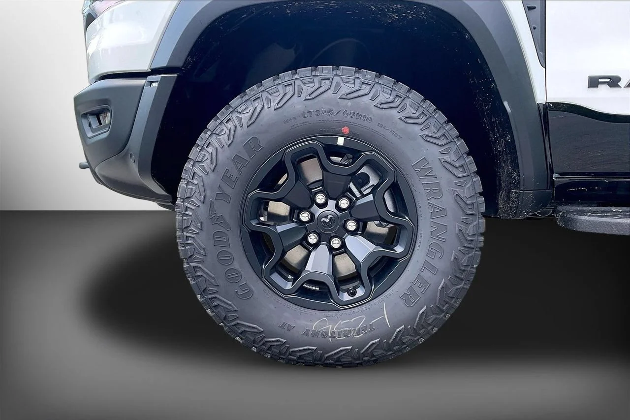 New 2026 Bright White Clear-Coat Exterior Paint RAM RHO image 31