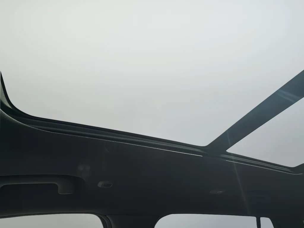 Used 2023 White Jeep Limited image 18