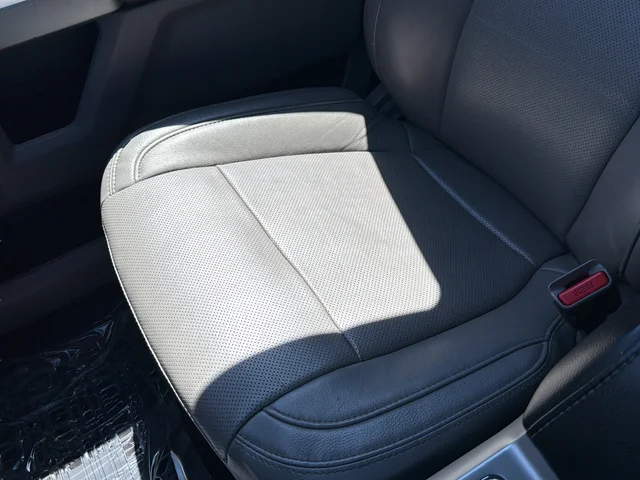 Used 2017 Silver Ford Lariat image 27
