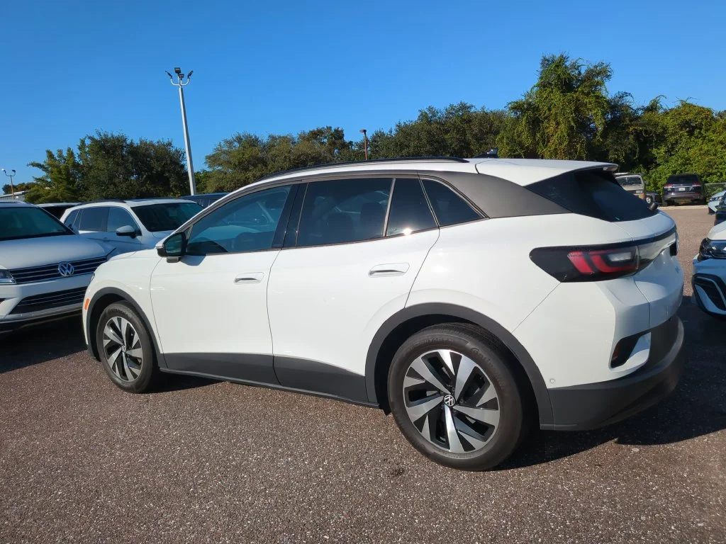 Used 2023 White Volkswagen Standard image 5