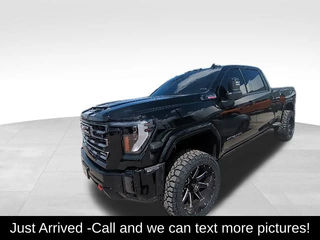 2024 GMC Sierra 4WD Crew Cab Standard Box AT4's photo
