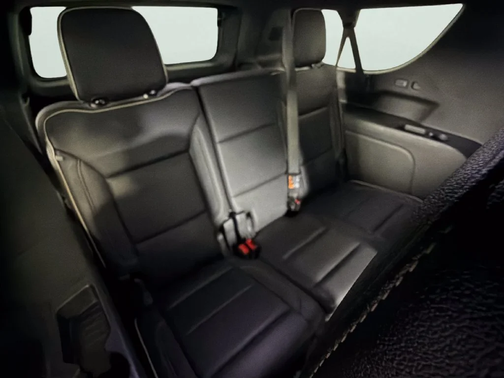 Used 2025 Sterling Gray Metallic Chevrolet Premier image 30
