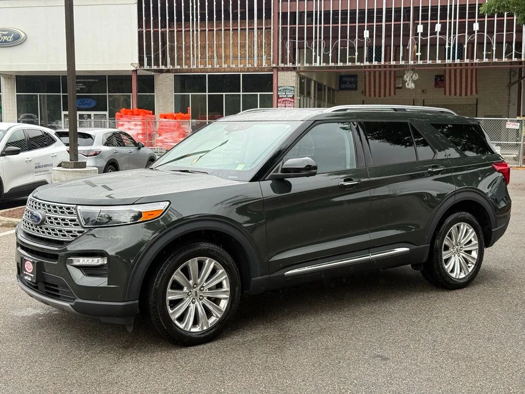 Used 2022 Green Ford Limited image 4