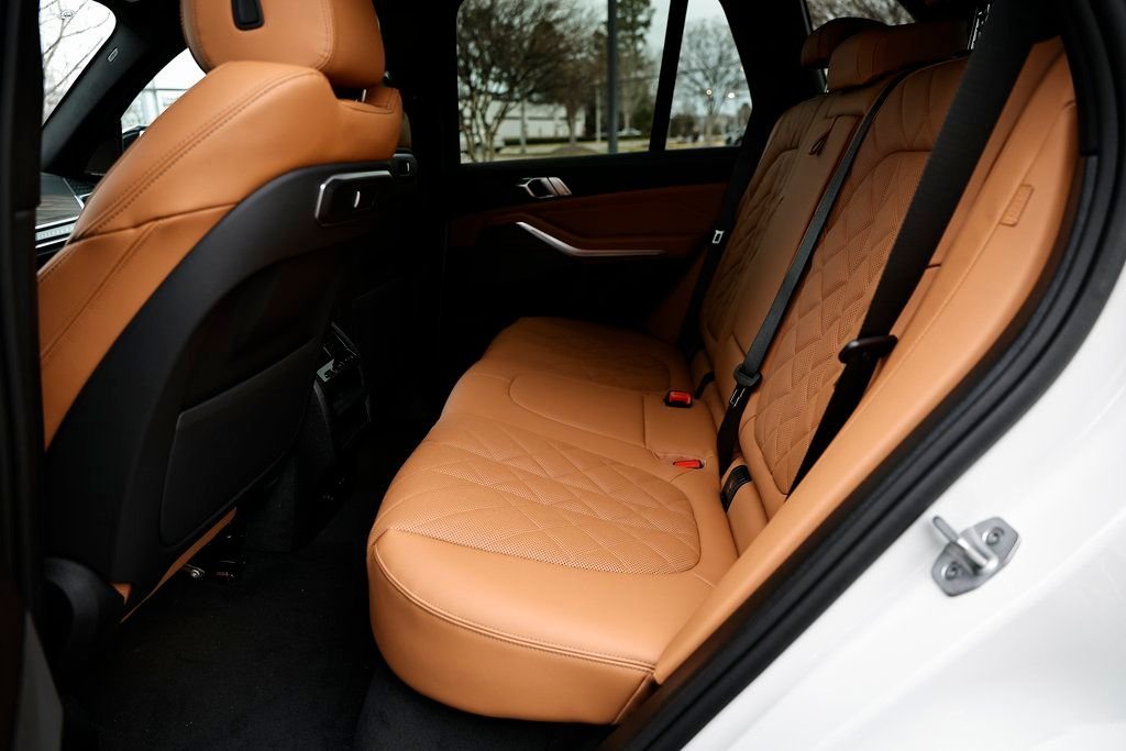New 2026 Mineral White Metallic BMW sDrive40i image 26
