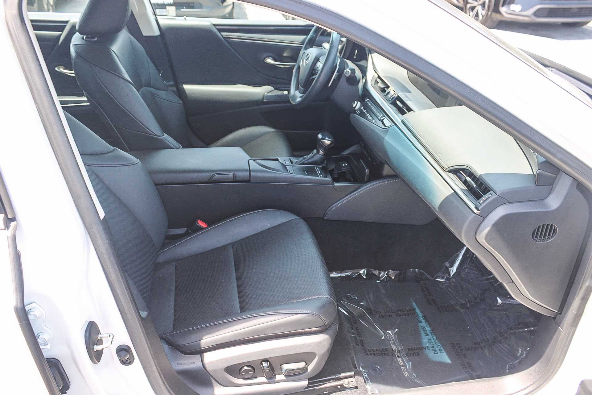 Used 2021 Eminent White Pearl Lexus ES 350 image 17