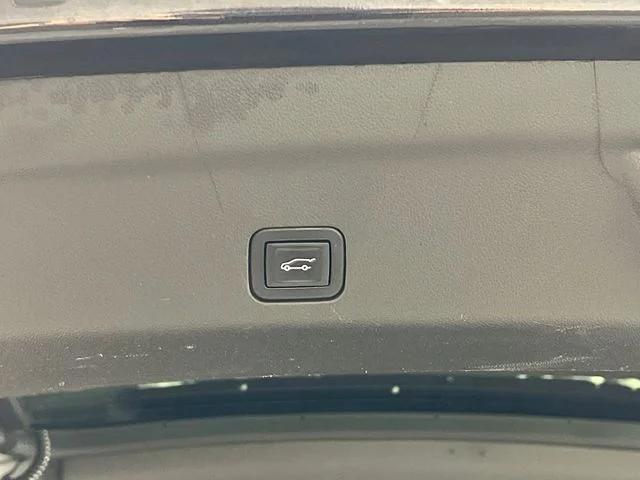 Used 2022 Gray Chevrolet Premier image 28