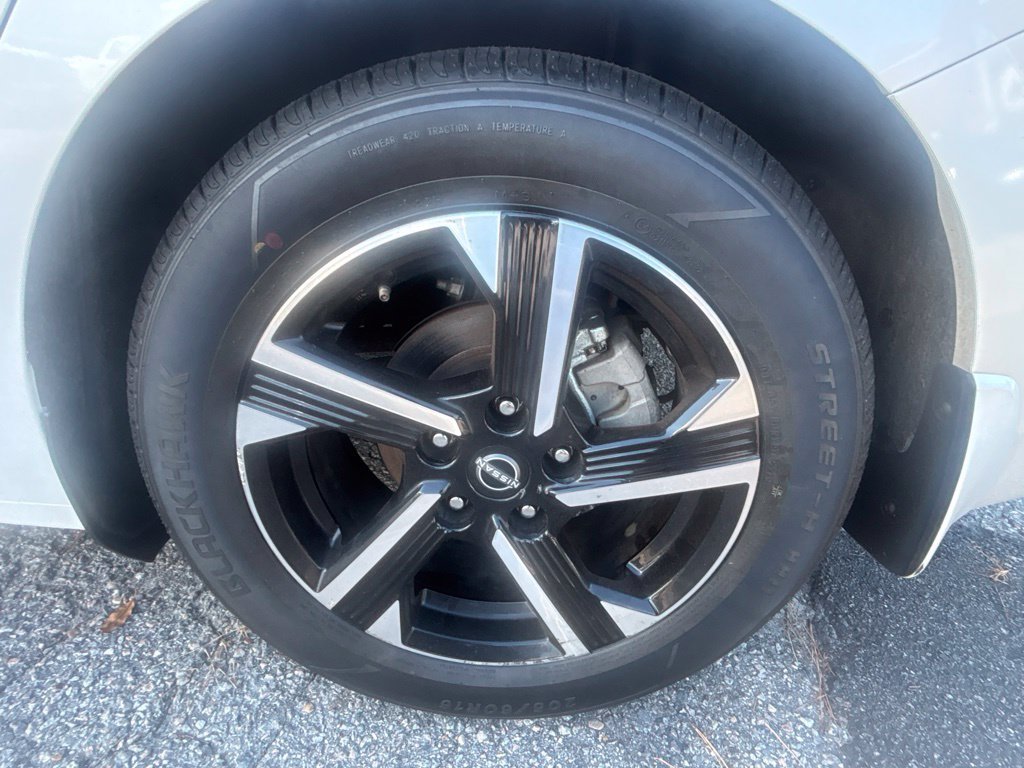 Used 2024 White Nissan SV image 29