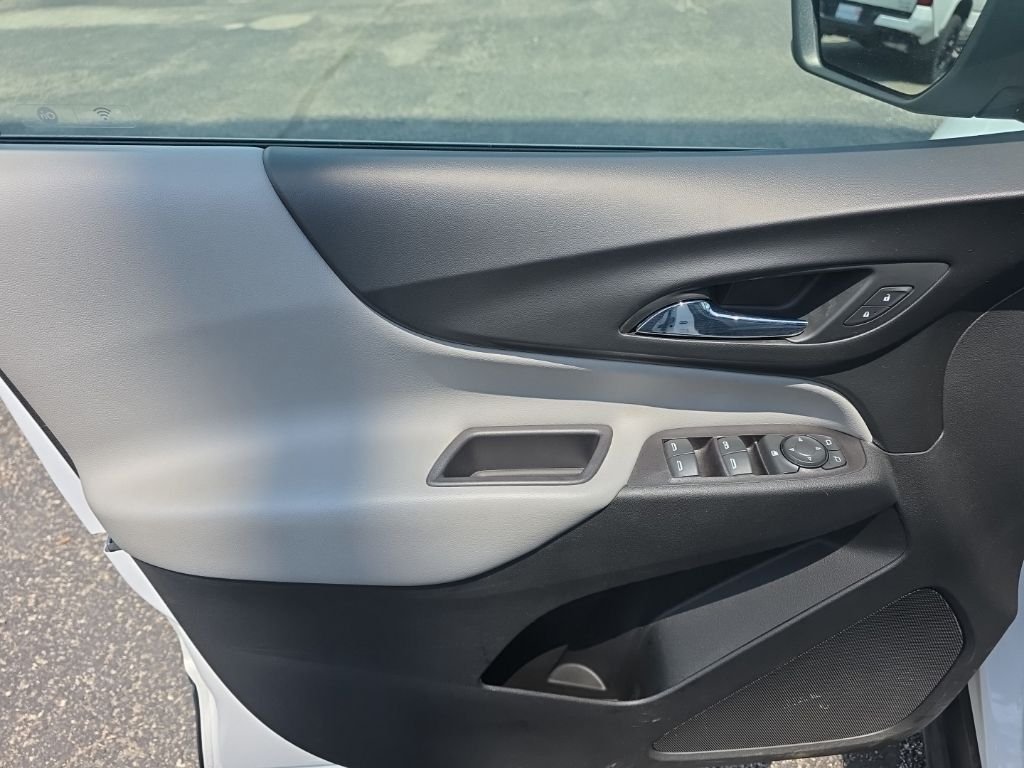Used 2022 White Chevrolet LT image 12
