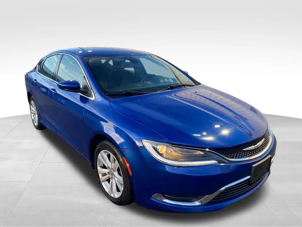 Used 2015 Blue Chrysler Limited image 19