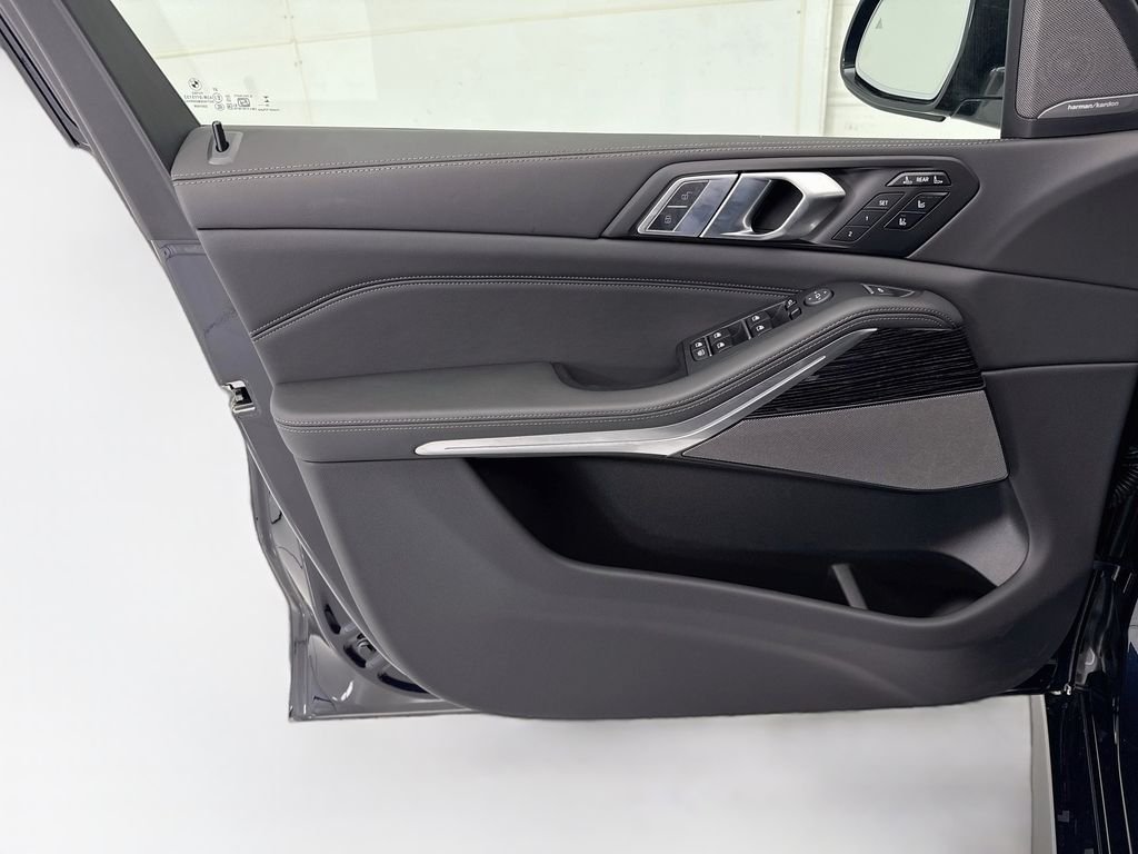 New 2027 Carbon Black Metallic BMW xDrive40i image 23