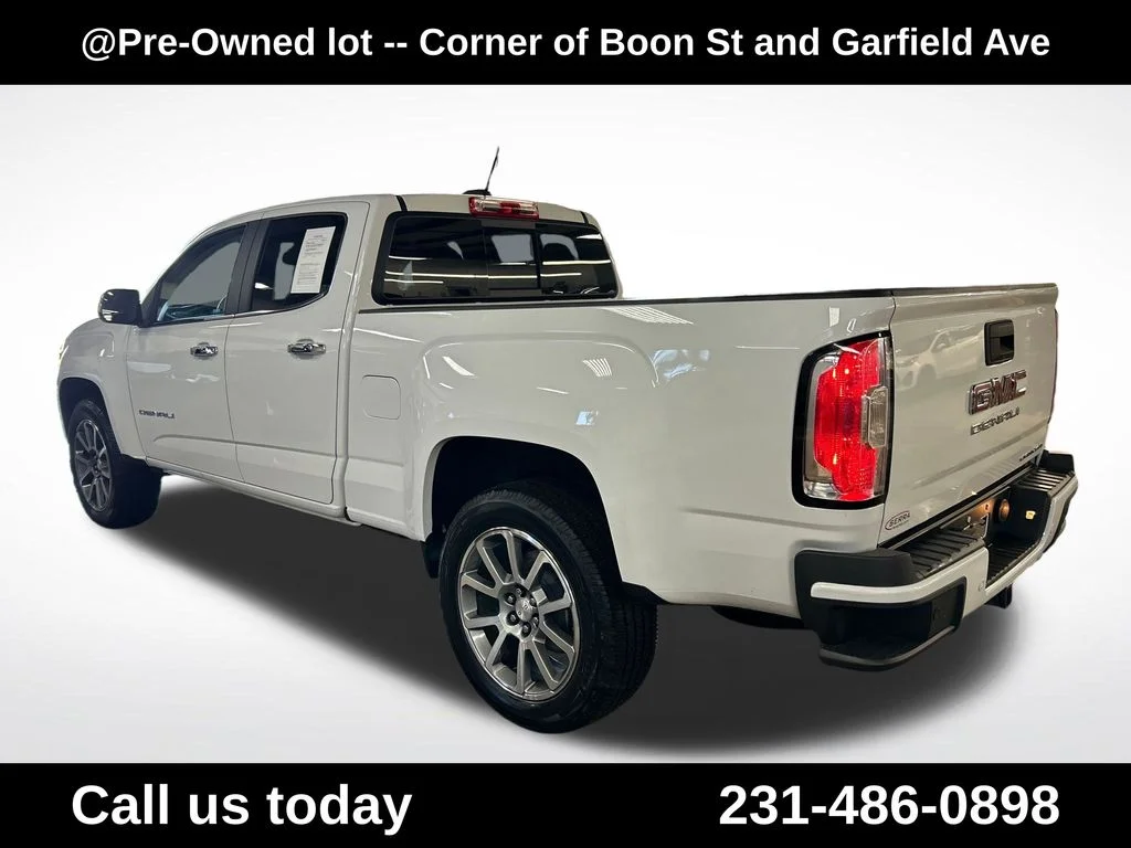 Used 2021 White GMC Denali image 3