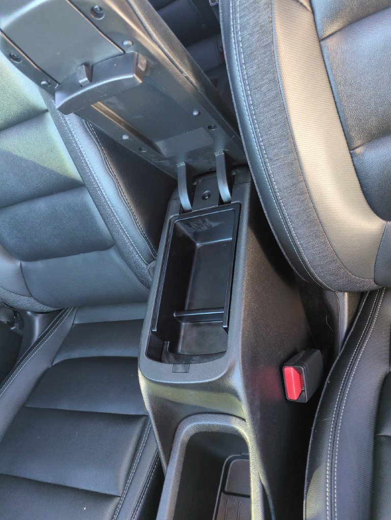 Used 2021 SUMMIT WHITE Chevrolet ACTIV image 26
