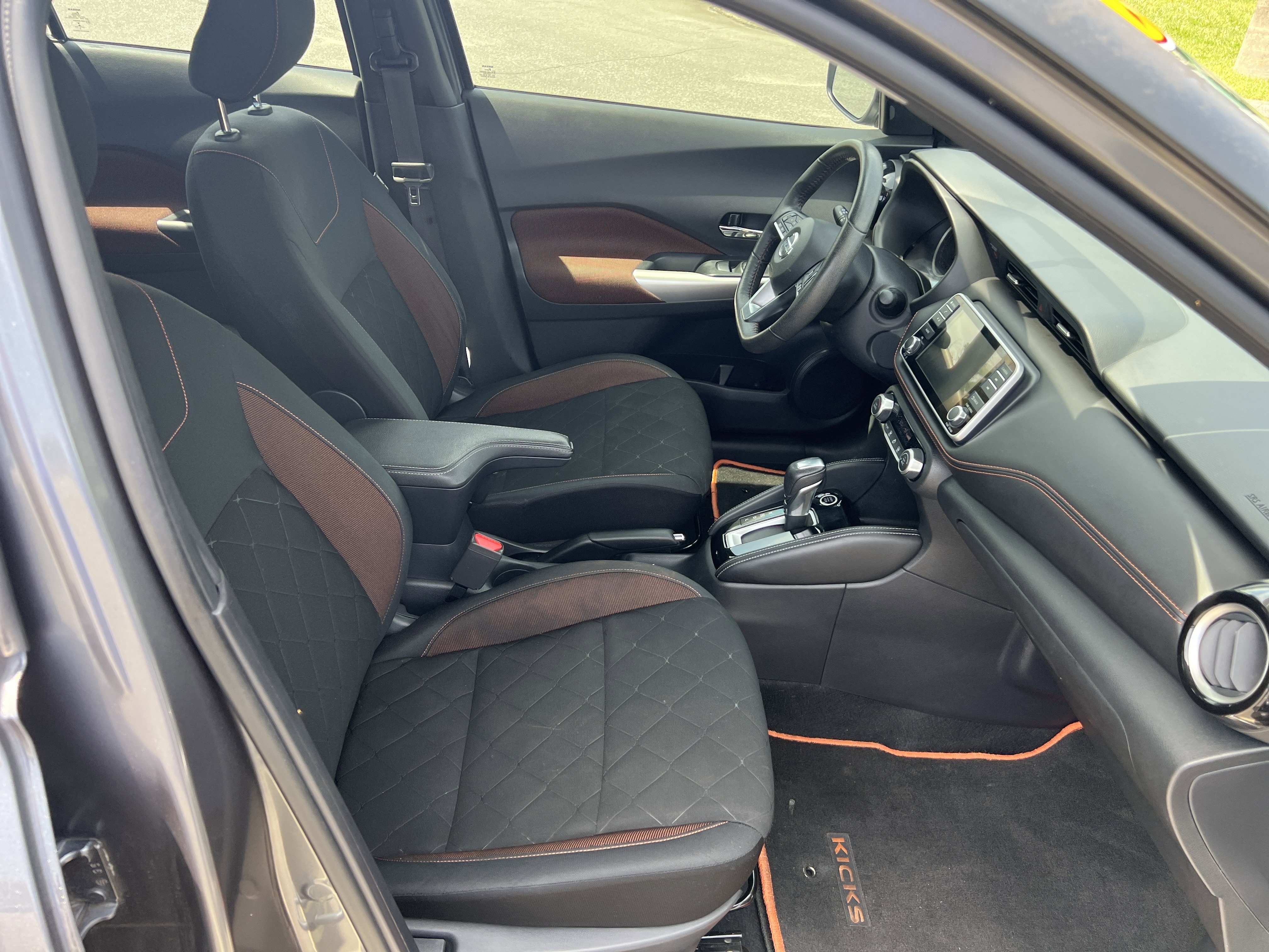 Used 2019 Gun Metallic Nissan SR image 17