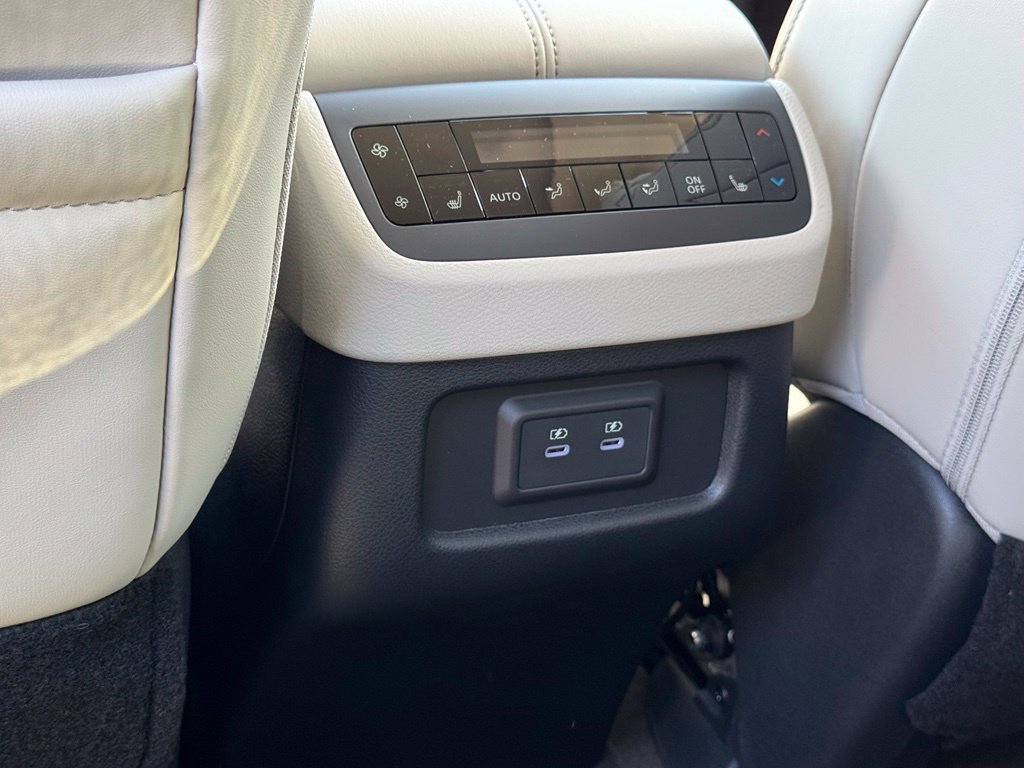 New 2026 White Nissan SL image 33