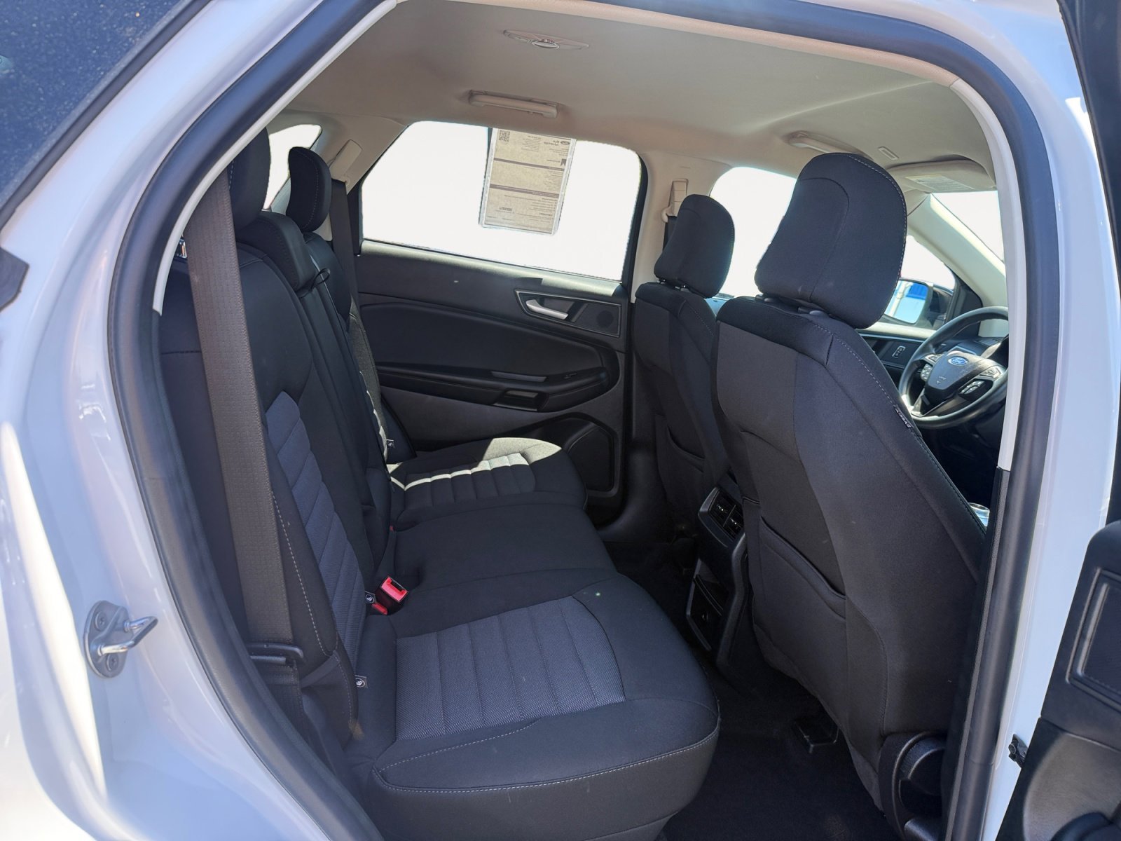 Used 2023 Oxford White Ford SE image 18
