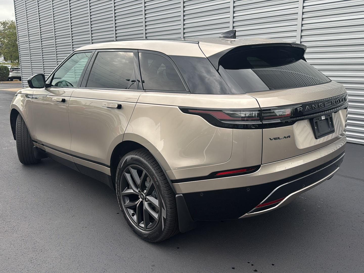 New 2026 Batumi Gold Land Rover Belgravia Edition image 3