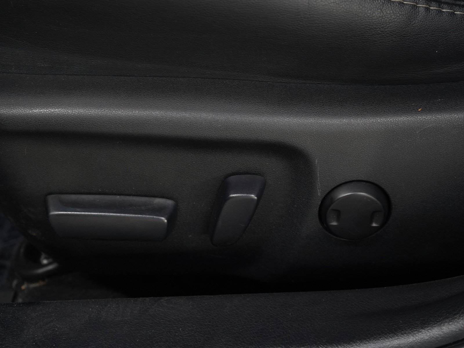 Used 2012 Magnetic Gray Metallic Toyota SE image 21