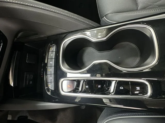 Used 2023 White Buick Avenir image 23