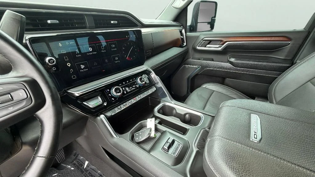 Used 2024 Onyx Black GMC Denali image 19