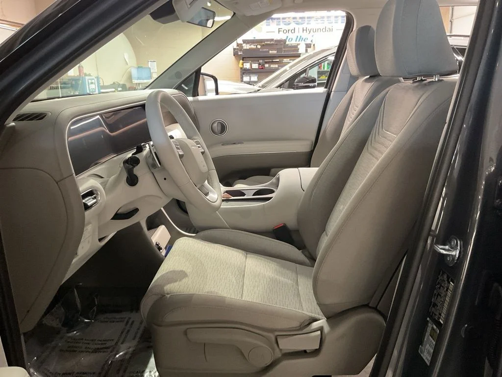 New 2026 Gray Hyundai SE image 10