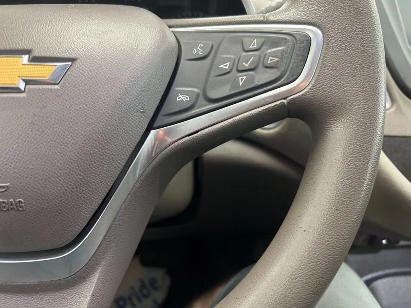 Used 2018 White Chevrolet LS image 22