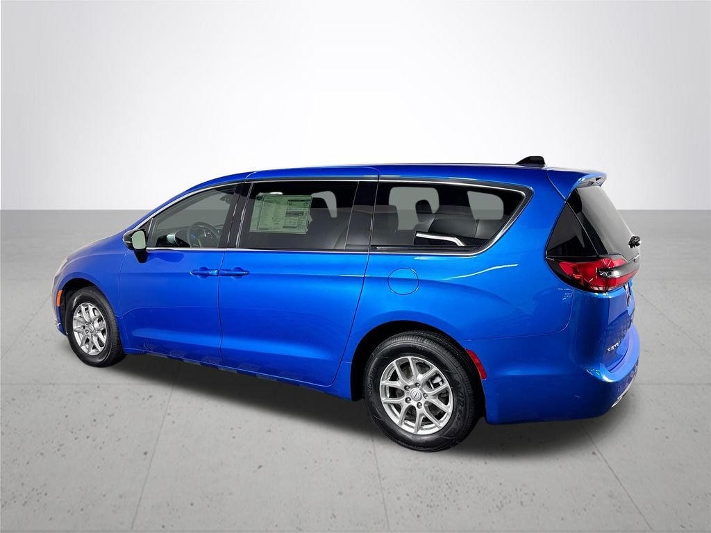 New 2026 Hydro Blue Pearl-Coat Exterior Paint Chrysler  image 8