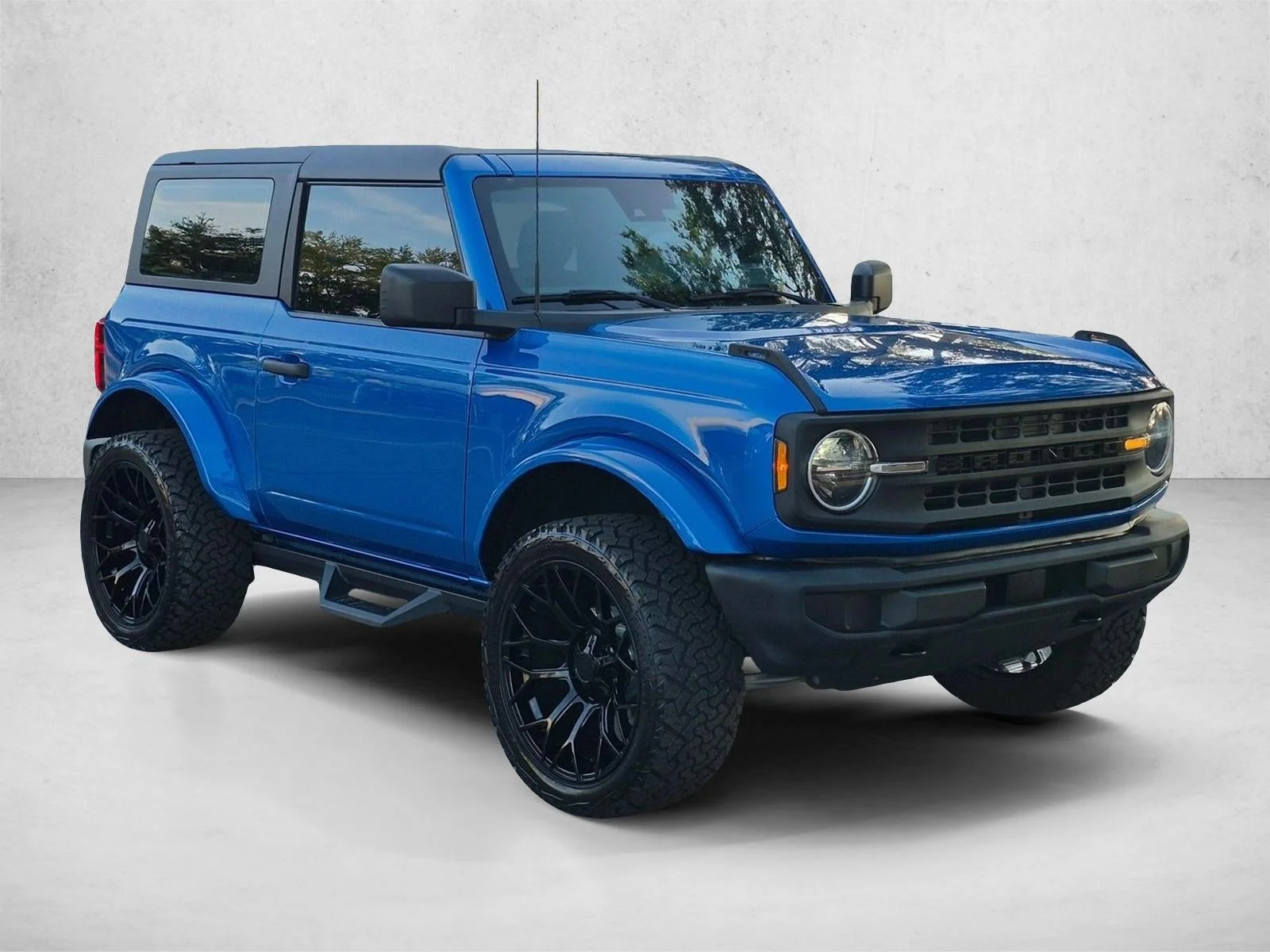 Used 2022 Velocity Blue Metallic Ford Base image 3