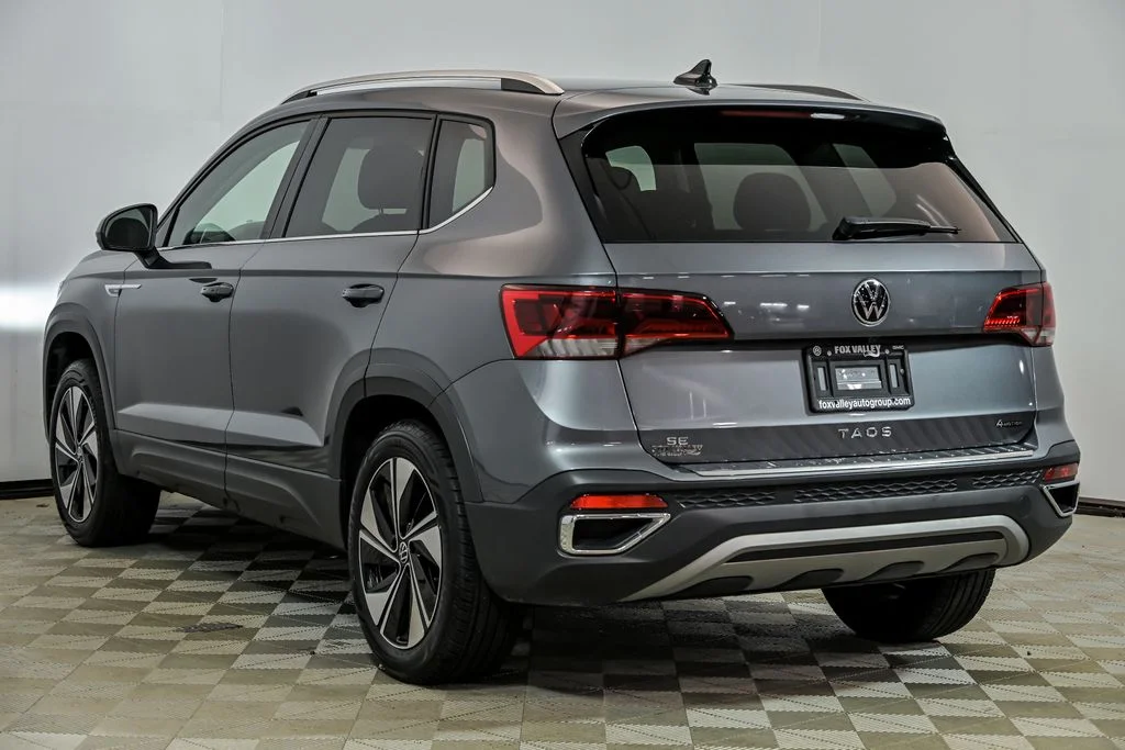 Certified Used 2023  Volkswagen 1.5T SE image 6