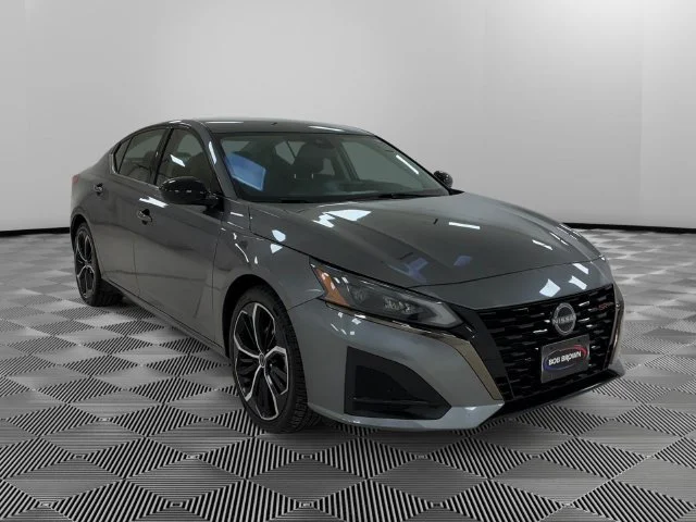 Certified Used 2024 Gray Nissan SR FWD image 7