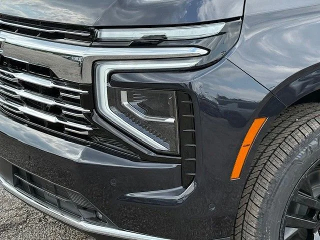 2025 Chevrolet Suburban Premier - Photo 10