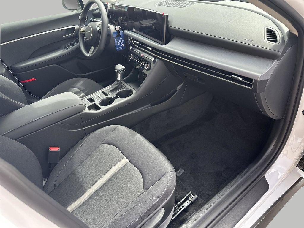 New 2026 Serenity White Hyundai SE image 23