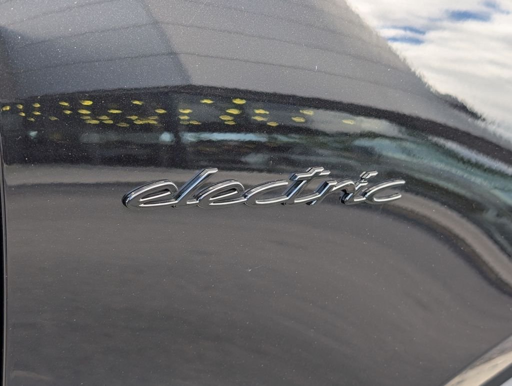 Used 2025 Black Porsche  image 33