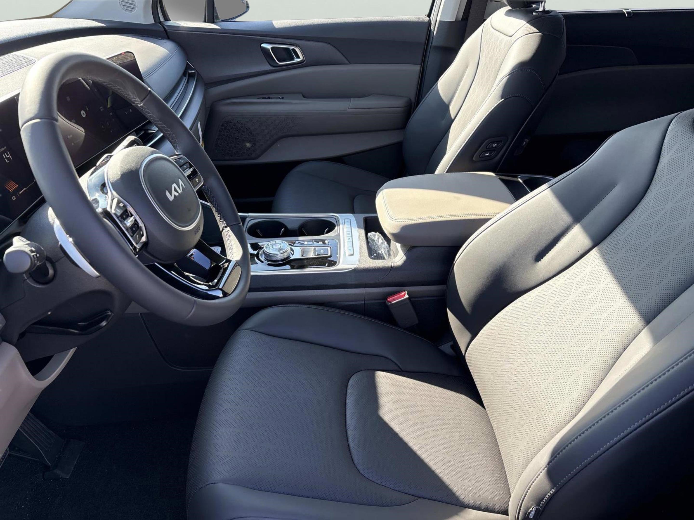 New 2026 Ivory Silver Kia EX image 19