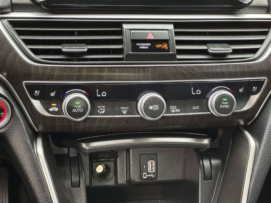 Used 2018 Black Honda Touring image 6