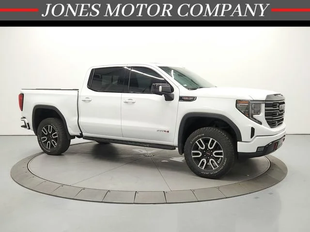 Used 2022 White GMC AT4 image 1