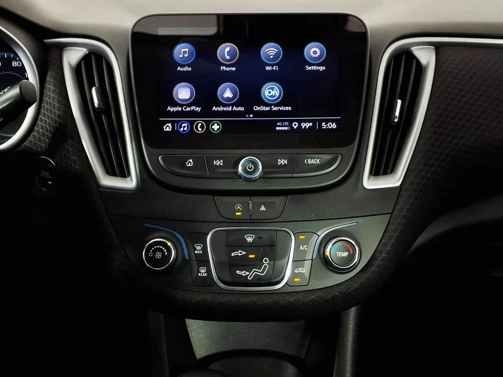 Used 2024 Summit White Chevrolet FL image 22