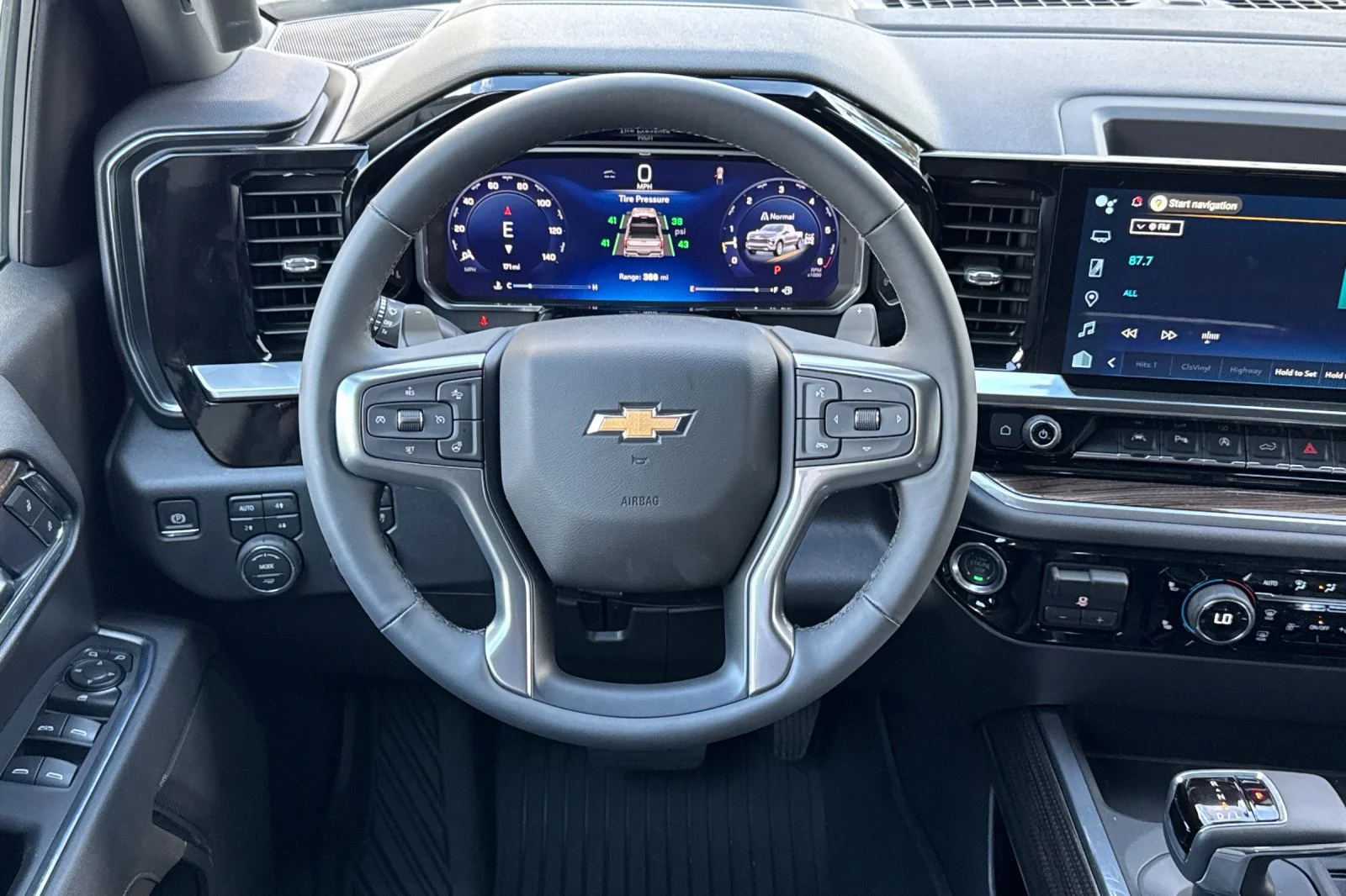 2026 Chevrolet Silverado 1500 LT view 13
