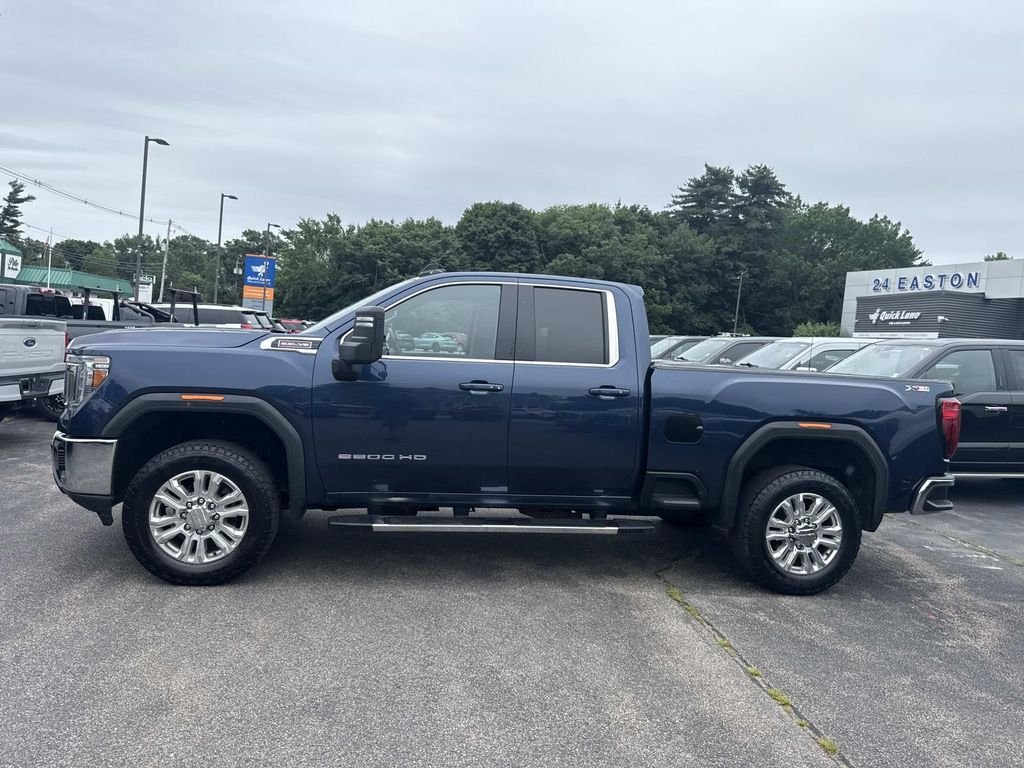Used 2020 Blue GMC SLE image 2