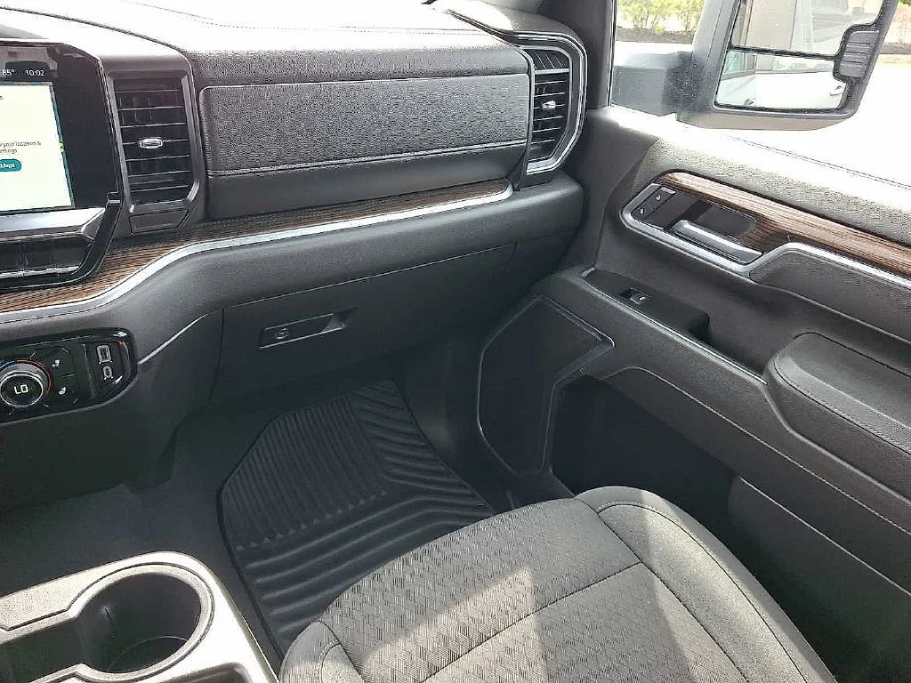 Used 2025 Sterling Gray Metallic Chevrolet LT image 16
