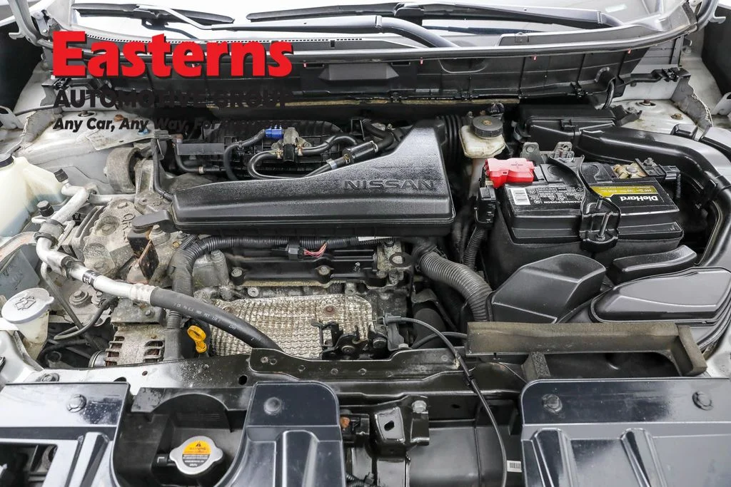 Used 2020 Silver Nissan SL image 8